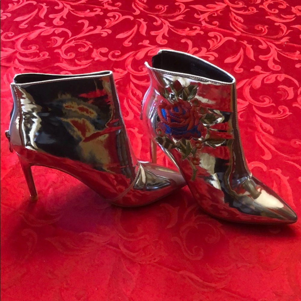 High heel silver boots